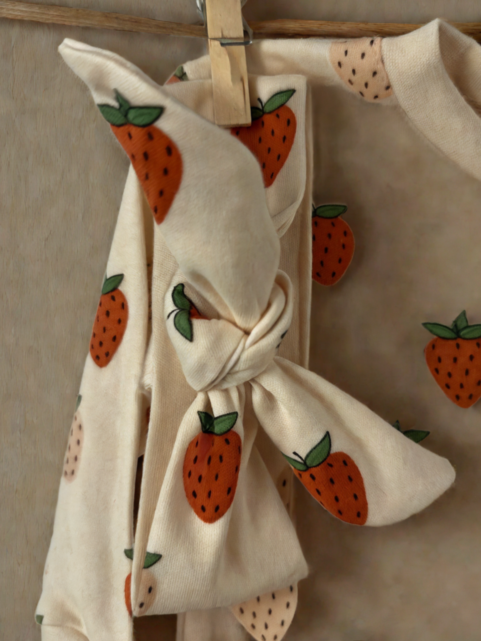 Ромпър и лента Strawberry