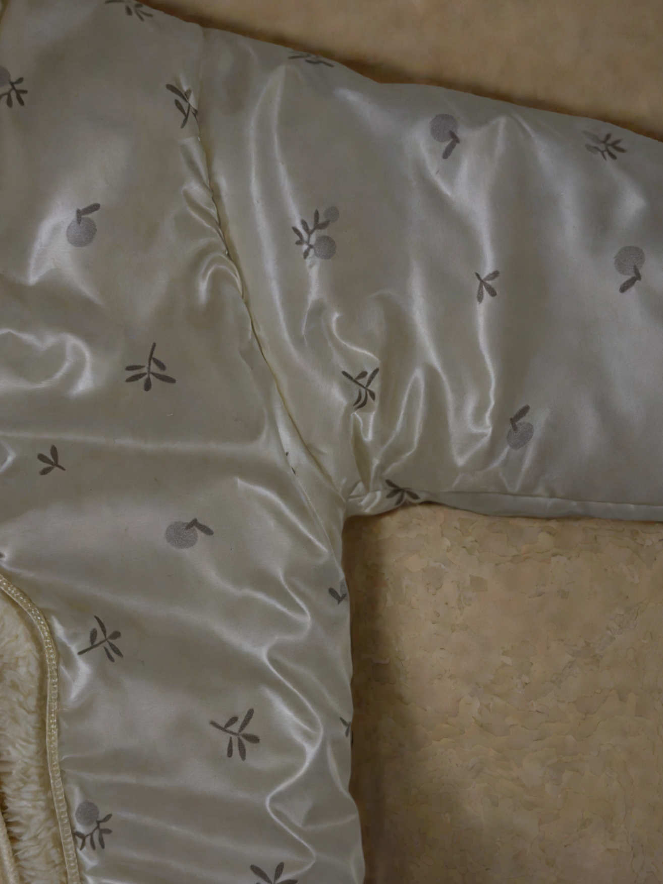 Космонавт Ecru