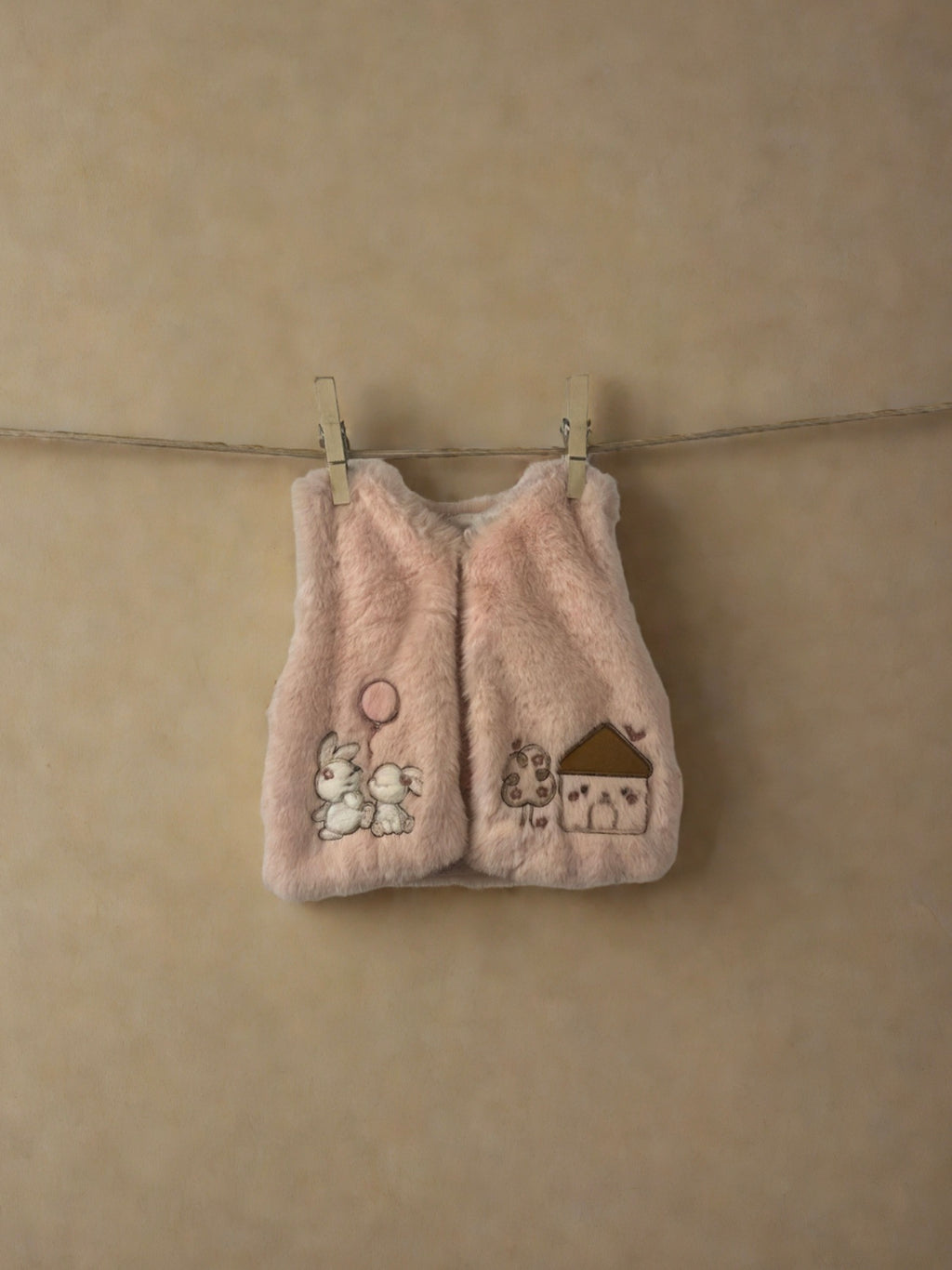 Сет от 3 части с пухен елек Little House